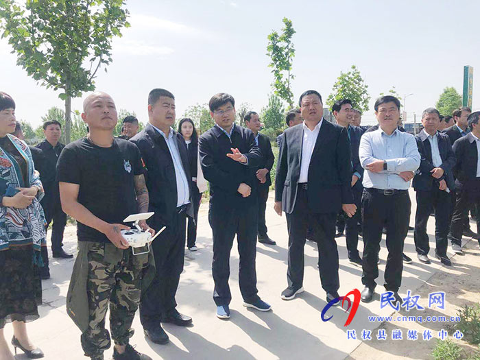 全縣小麥中后期重大病蟲害統(tǒng)防統(tǒng)治現(xiàn)場會(huì)在白云寺鎮(zhèn)召開 全縣小麥中后期重大病蟲害統(tǒng)防統(tǒng)治現(xiàn)場會(huì)在白云寺鎮(zhèn)召開