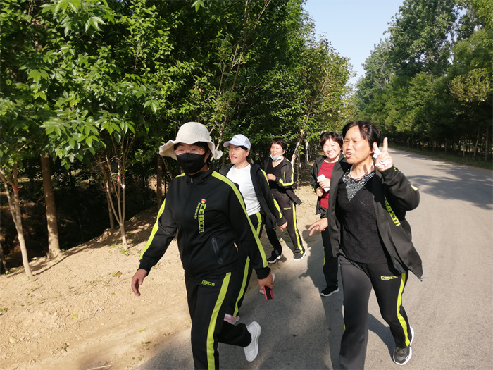民權(quán)縣第三小學(xué)舉行“永遠(yuǎn)跟黨走奮斗新征程”慶祝建黨100周年徒步活動(dòng) 民權(quán)縣第三小學(xué)舉行“永遠(yuǎn)跟黨走奮斗新征程”慶祝建黨100周年徒步活動(dòng)