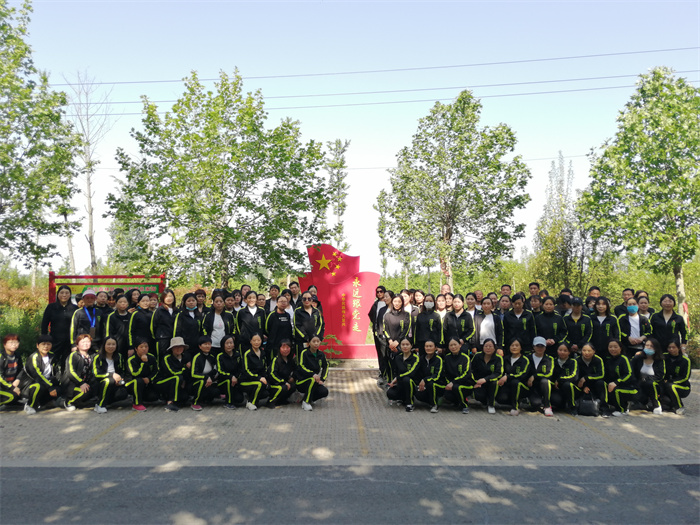 民權(quán)縣第三小學(xué)舉行“永遠(yuǎn)跟黨走奮斗新征程”慶祝建黨100周年徒步活動(dòng) 民權(quán)縣第三小學(xué)舉行“永遠(yuǎn)跟黨走奮斗新征程”慶祝建黨100周年徒步活動(dòng)