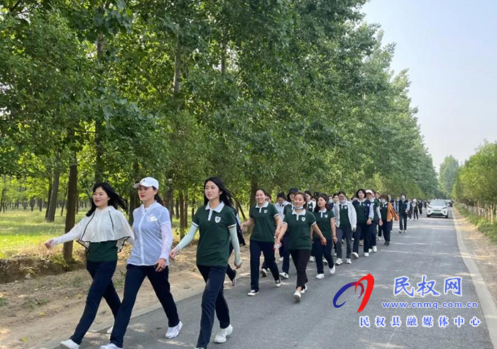 民東新區(qū)實(shí)驗(yàn)幼兒園徒步活動——愛在初夏 一路同行 民東新區(qū)實(shí)驗(yàn)幼兒園徒步活動——愛在初夏 一路同行