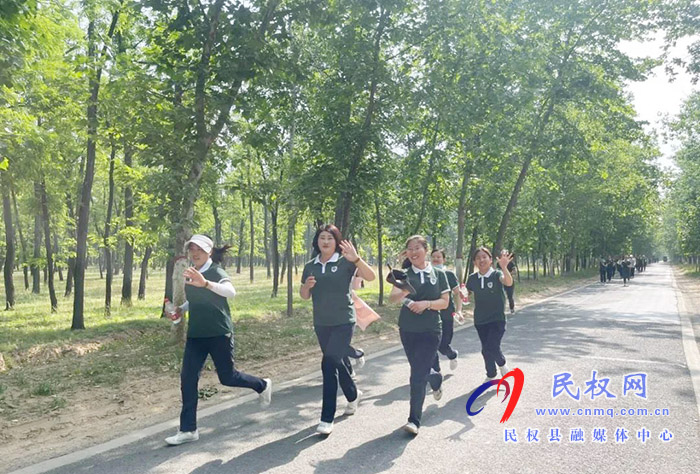 民東新區(qū)實(shí)驗(yàn)幼兒園徒步活動——愛在初夏 一路同行 民東新區(qū)實(shí)驗(yàn)幼兒園徒步活動——愛在初夏 一路同行