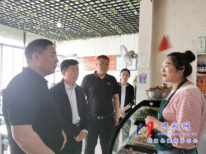 市政府食安辦副主任、市場監(jiān)管局副局長孟錦濤一行到民督導(dǎo)創(chuàng)建國家食品安全示范城市和食品監(jiān)管體制改革工作