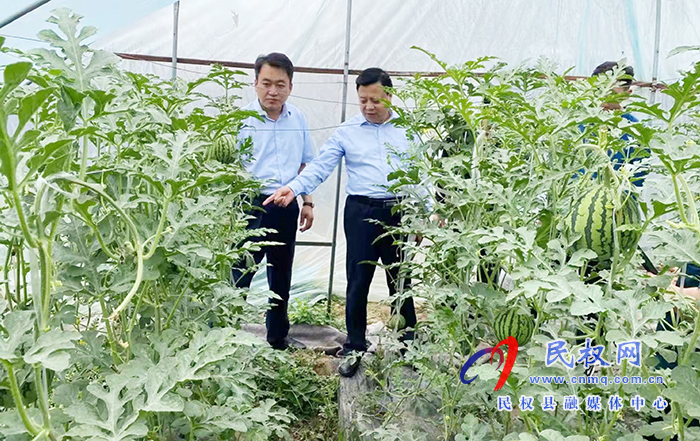 縣人大副主任石克林到孫六鎮(zhèn)開展“三五”基層工作日活動(dòng) 縣人大副主任石克林到孫六鎮(zhèn)開展“三五”基層工作日活動(dòng)