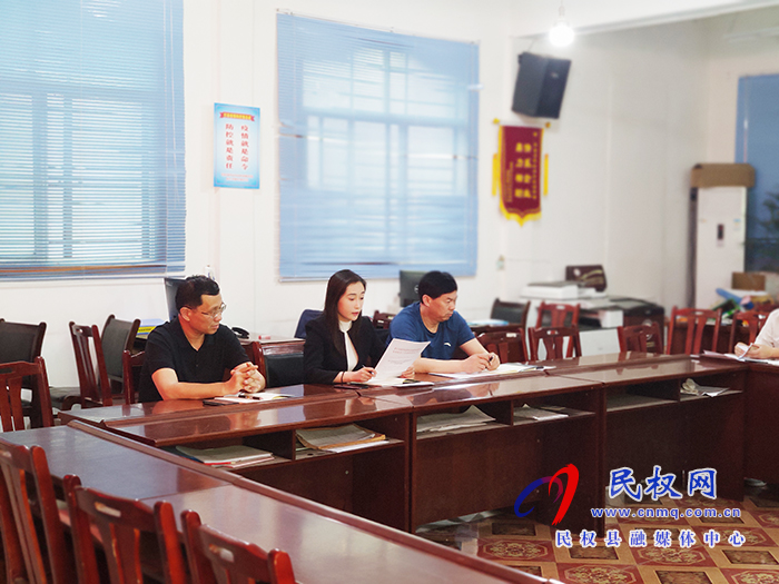 副縣長朱琳到新冠疫情防控指揮部督導檢查疫情防控工作 副縣長朱琳到新冠疫情防控指揮部督導檢查疫情防控工作