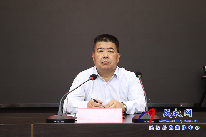 我縣組織收聽收看全省“三夏”生產(chǎn)暨夏糧收購、秸稈禁燒工作電視電話會
