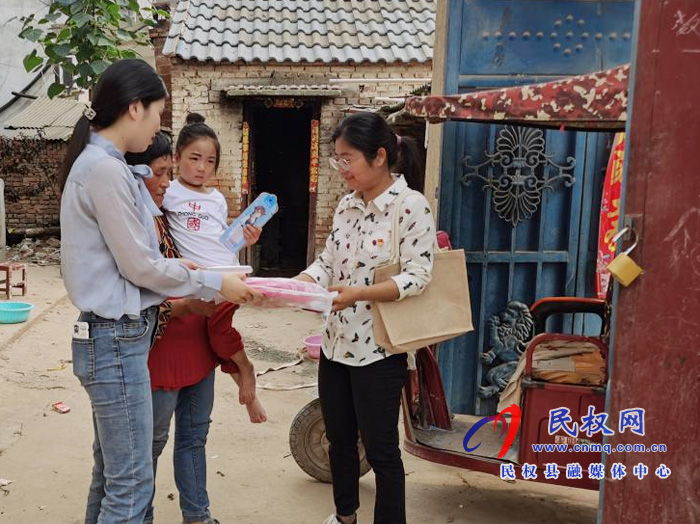 縣委編辦情系留守兒童 慰問溫暖人心 縣委編辦情系留守兒童 慰問溫暖人心