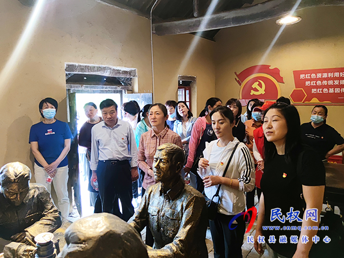 縣紀(jì)委監(jiān)委、婦聯(lián)：傳承紅色基因、共建廉政家庭