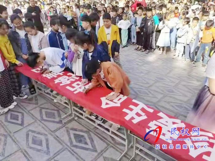 伯黨鄉(xiāng)開展禁毒宣傳教育活動 伯黨鄉(xiāng)開展禁毒宣傳教育活動