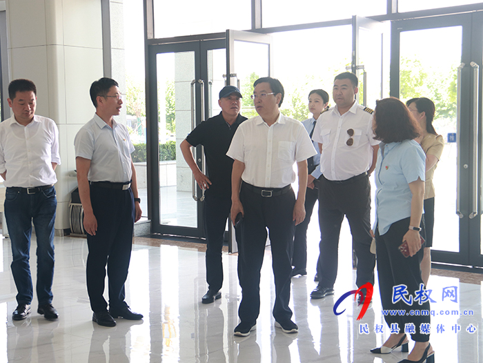 市人大常委會副主任、縣委書記姬脈常赴周口西華通用機(jī)場參觀考察