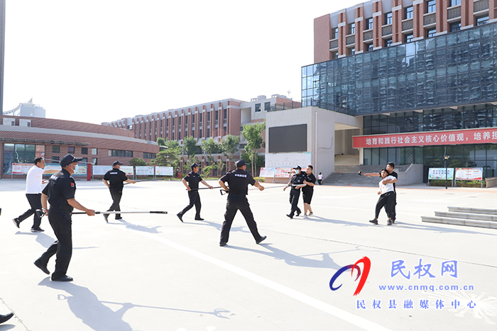 我縣開展“反恐防暴”聯(lián)合處置演練 我縣開展“反恐防暴”聯(lián)合處置演練