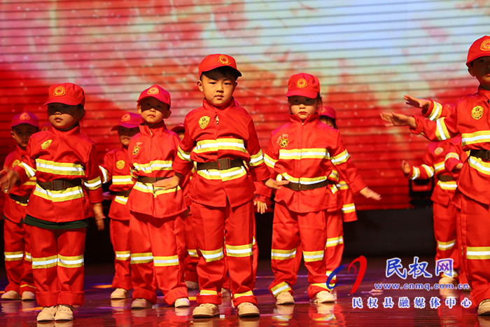 民權(quán)縣愛(ài)丁堡親子園“我與祖國(guó)共同成長(zhǎng) 向建黨100周年獻(xiàn)禮”慶六一文藝匯演 民權(quán)縣愛(ài)丁堡親子園“我與祖國(guó)共同成長(zhǎng) 向建黨100周年獻(xiàn)禮”慶六一文藝匯演