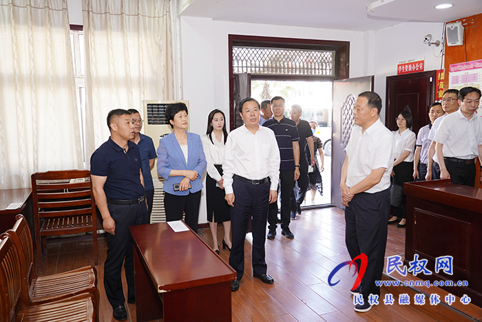 市人大常委會副主任、縣委書記姬脈常查看高招考務(wù)工作準(zhǔn)備情況