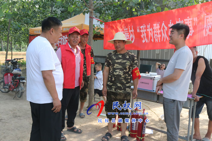 我縣積極組織開展“我為群眾辦實事，服務(wù)三夏當(dāng)先鋒”主題實踐活動