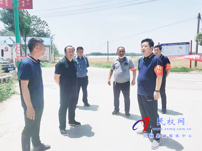 胡集鄉(xiāng)黨政領(lǐng)導(dǎo)督導(dǎo)檢查“三夏”生產(chǎn)和秸稈禁燒工作 胡集鄉(xiāng)黨政領(lǐng)導(dǎo)督導(dǎo)檢查“三夏”生產(chǎn)和秸稈禁燒工作