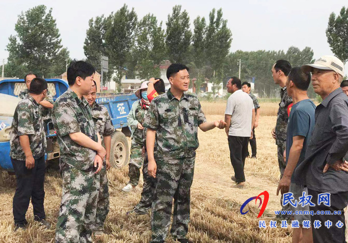 褚廟:從嚴(yán)從實(shí)抓好“三夏”生產(chǎn)與秸稈禁燒工作 褚廟:從嚴(yán)從實(shí)抓好“三夏”生產(chǎn)與秸稈禁燒工作