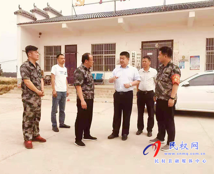 副縣長(zhǎng)張士彬到胡集鄉(xiāng)督導(dǎo)查看“三夏”安全生產(chǎn)等工作 副縣長(zhǎng)張士彬到胡集鄉(xiāng)督導(dǎo)查看“三夏”安全生產(chǎn)等工作