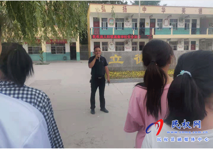  人和鎮(zhèn)高集學(xué)校 舉行消防安全逃生演練