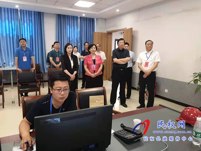 副市長(zhǎng)岳愛(ài)云到民查看高考考務(wù)工作 副市長(zhǎng)岳愛(ài)云到民查看高考考務(wù)工作