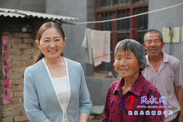 縣婦聯(lián)攜手縣脫貧攻堅副總指揮徐強走訪慰問“加油木蘭”項目受益人 縣婦聯(lián)攜手縣脫貧攻堅副總指揮徐強走訪慰問“加油木蘭”項目受益人