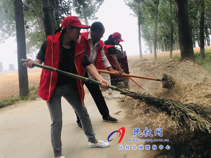 孫六鎮(zhèn)：全面清理“三邊三頭”秸稈，提升人居環(huán)境
