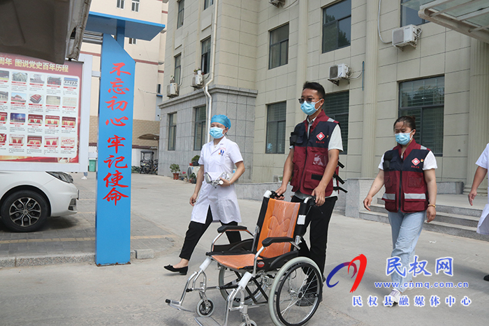 民權:黨員“專車”?讓新冠疫苗接種有溫度 民權:黨員“專車”?讓新冠疫苗接種有溫度