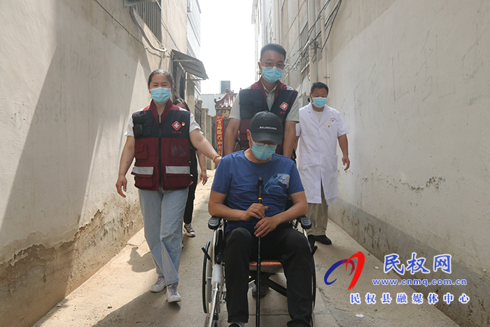 民權:黨員“專車”?讓新冠疫苗接種有溫度 民權:黨員“專車”?讓新冠疫苗接種有溫度