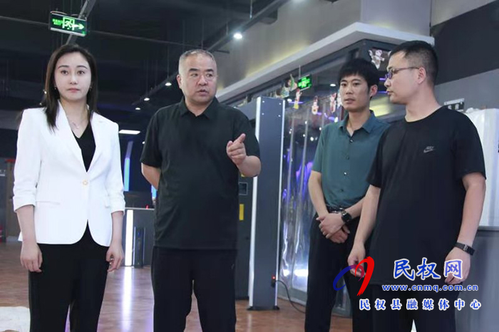 副縣長朱琳察看安全生產情況 副縣長朱琳察看安全生產情況
