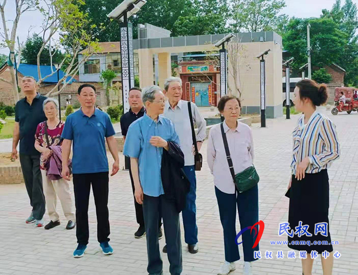 革命烈士李省三后人一行到莊子鎮(zhèn)魯西南抗戰(zhàn)革命紀念園參觀 革命烈士李省三后人一行到莊子鎮(zhèn)魯西南抗戰(zhàn)革命紀念園參觀
