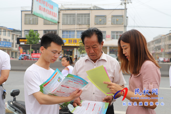 我縣開展全國(guó)安全生產(chǎn)宣傳咨詢?nèi)栈顒?dòng) 我縣開展全國(guó)安全生產(chǎn)宣傳咨詢?nèi)栈顒?dòng)