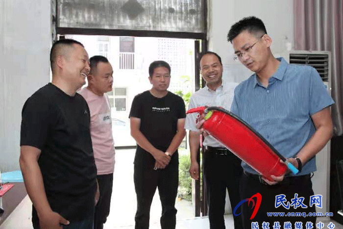 民權(quán)縣融媒體中心對(duì)廣播電視播出進(jìn)行安全大檢查 民權(quán)縣融媒體中心對(duì)廣播電視播出進(jìn)行安全大檢查