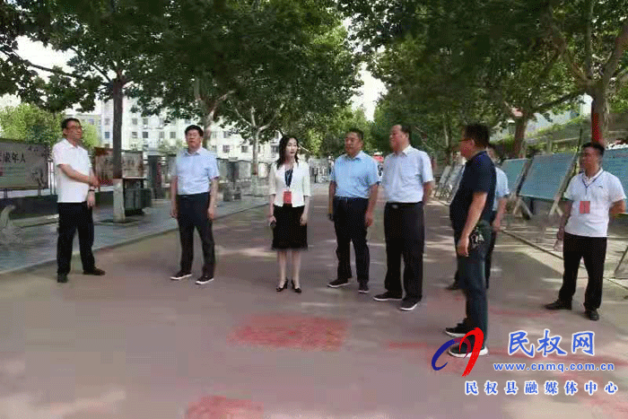 副縣長朱琳察看中考考務工作 副縣長朱琳察看中考考務工作