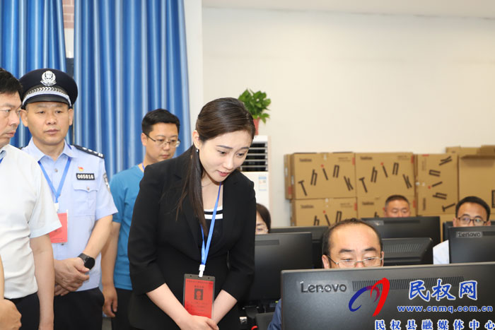 副縣長朱琳巡視我縣中考考務(wù)工作 副縣長朱琳巡視我縣中考考務(wù)工作