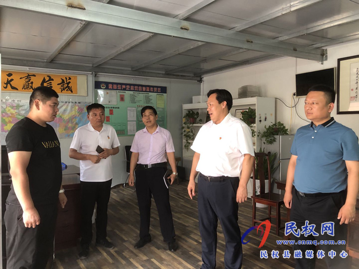 縣委常委、政法委書記、副縣長孟祥亮到伯黨鄉(xiāng)開展“三?五”基層工作日活動
