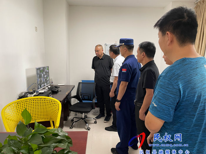 文化廣電旅游局黨組書記、局長(zhǎng)王偉到人民藝術(shù)中心檢查安全生產(chǎn)工作