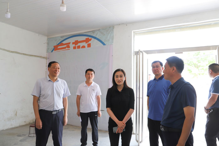 副縣長朱琳督導(dǎo)安全生產(chǎn)、疫苗接種和文化建設(shè)工作