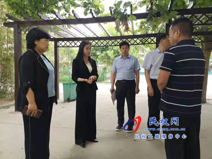 副縣長(zhǎng)朱琳到我縣部分學(xué)校、教育培訓(xùn)機(jī)構(gòu)進(jìn)行消防安全檢查工作
