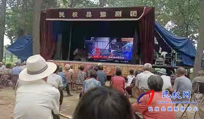 民權(quán)縣文化廣電旅游局開展“文化下鄉(xiāng) 進(jìn)萬家“消防宣傳 民權(quán)縣文化廣電旅游局開展“文化下鄉(xiāng) 進(jìn)萬家“消防宣傳