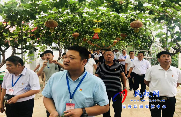 商丘市村(社區(qū))黨組織書記示范培訓(xùn)班到我縣開展觀摩學(xué)習(xí) 商丘市村(社區(qū))黨組織書記示范培訓(xùn)班到我縣開展觀摩學(xué)習(xí)