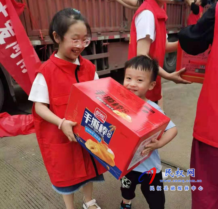 防汛救災(zāi) 中國好人候選人唐志發(fā)在行動 防汛救災(zāi) 中國好人候選人唐志發(fā)在行動