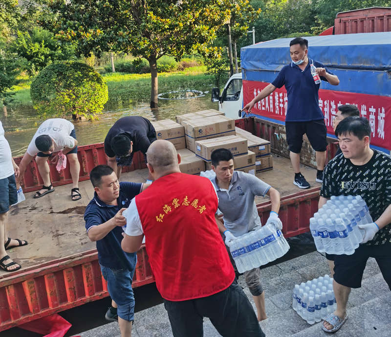 微光匯聚 風(fēng)雨同舟 民權(quán)青年企業(yè)家在行動(dòng) 微光匯聚 風(fēng)雨同舟 民權(quán)青年企業(yè)家在行動(dòng)