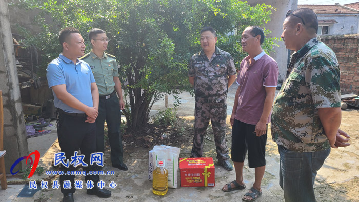 伯黨鄉(xiāng)黨委書記張翼“八一”前夕走訪慰問退役軍人 伯黨鄉(xiāng)黨委書記張翼“八一”前夕走訪慰問退役軍人