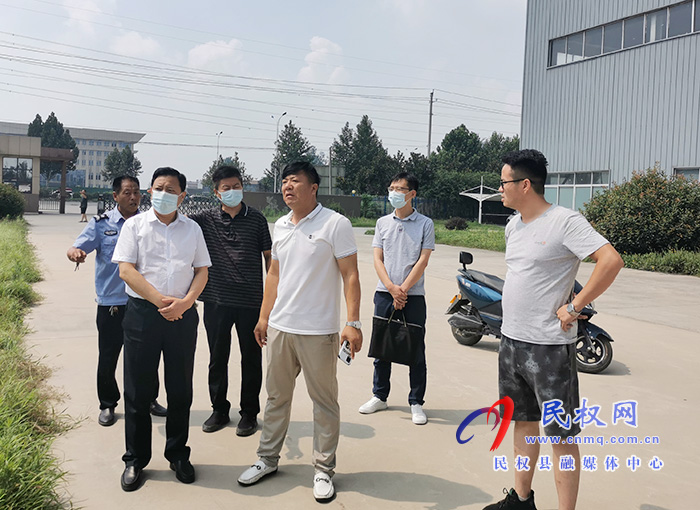 縣人大常委會副主任石克林到聯(lián)系服務(wù)企業(yè)開展“萬人助萬企”活動 縣人大常委會副主任石克林到聯(lián)系服務(wù)企業(yè)開展“萬人助萬企”活動