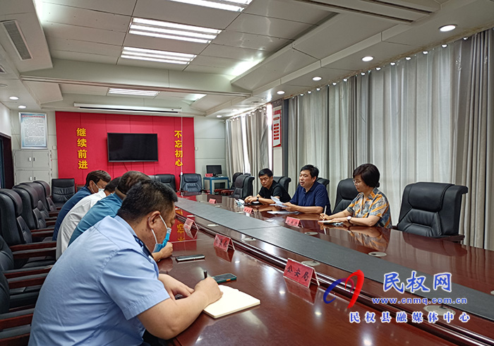 我縣召開農(nóng)貿(mào)市場疫情防控工作專班會議 我縣召開農(nóng)貿(mào)市場疫情防控工作專班會議
