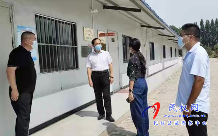 縣領(lǐng)導(dǎo)韓德勇到雙塔鎮(zhèn)暗訪督導(dǎo)疫情防控工作 縣領(lǐng)導(dǎo)韓德勇到雙塔鎮(zhèn)暗訪督導(dǎo)疫情防控工作