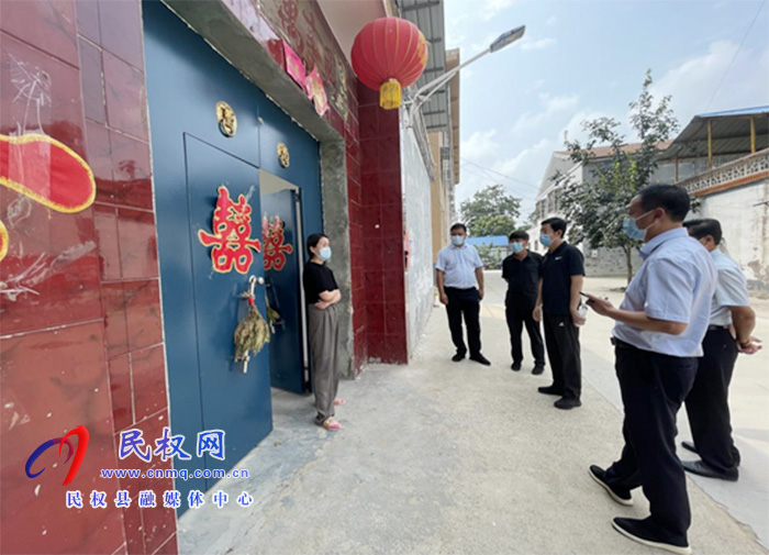 縣委常委、宣傳部長屠志遠(yuǎn)到莊子鎮(zhèn)督導(dǎo)檢查疫情防控各項(xiàng)工作落實(shí)情況