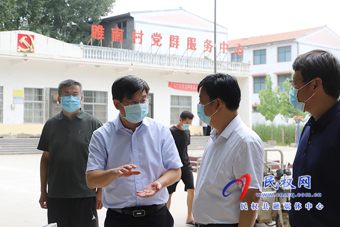 縣委書記張團(tuán)結(jié)暗訪疫情防控工作 縣委書記張團(tuán)結(jié)暗訪疫情防控工作
