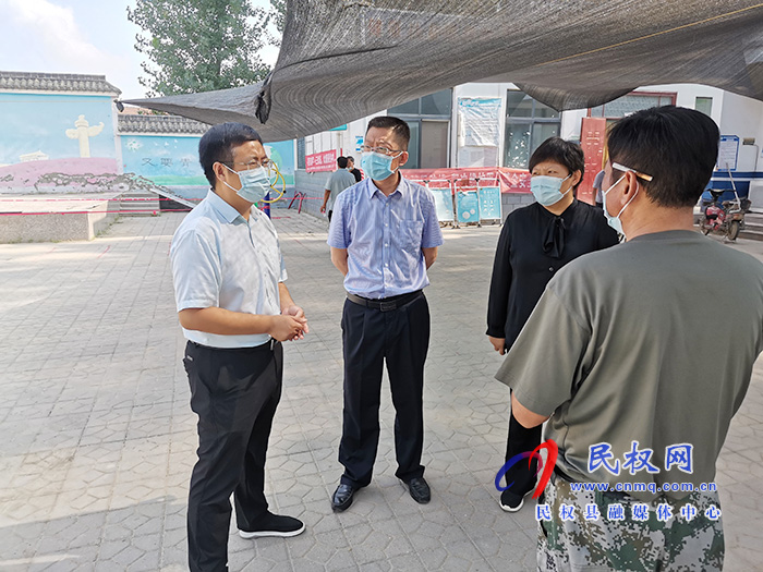 縣人大常委會副主任李勇到王莊寨鎮(zhèn)暗訪疫情防控工作 縣人大常委會副主任李勇到王莊寨鎮(zhèn)暗訪疫情防控工作