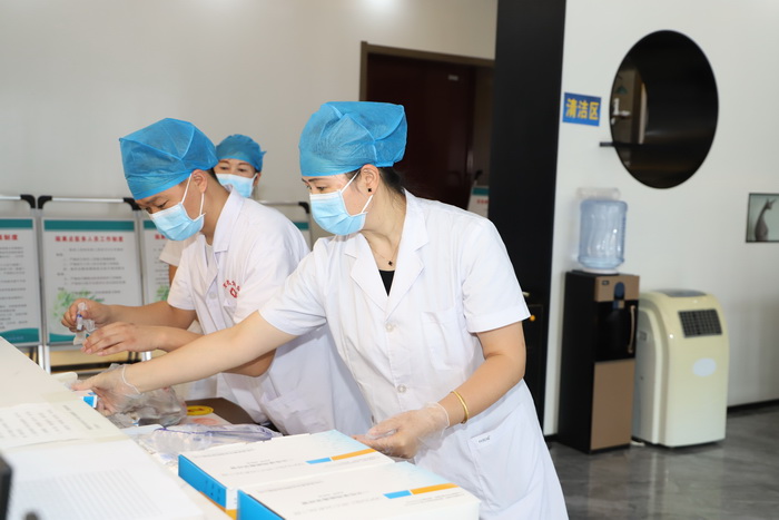 探訪扎根在定點隔離酒店“疫”線醫(yī)務工作者 探訪扎根在定點隔離酒店“疫”線醫(yī)務工作者