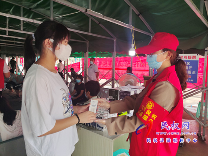 雙塔鎮(zhèn):便民舉措暖民心 疫苗接種“有溫度” 雙塔鎮(zhèn):便民舉措暖民心 疫苗接種“有溫度”
