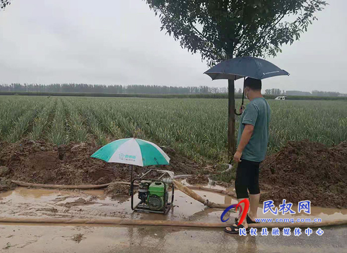 王橋鎮(zhèn)開展雨后隱患排查和排澇工作 王橋鎮(zhèn)開展雨后隱患排查和排澇工作